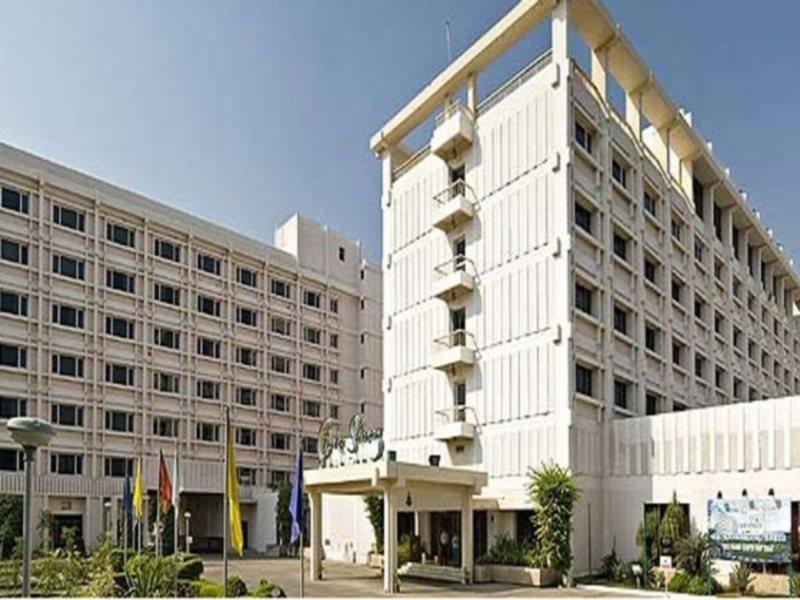 Hotel Clarks Shiraz Agra  Exterior foto